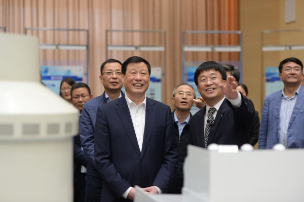 20170503 应勇听取上海核工院党委书记尹卫平介绍_001.JPG