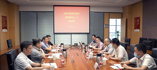 BF3A2195修1--会场内合影.jpg